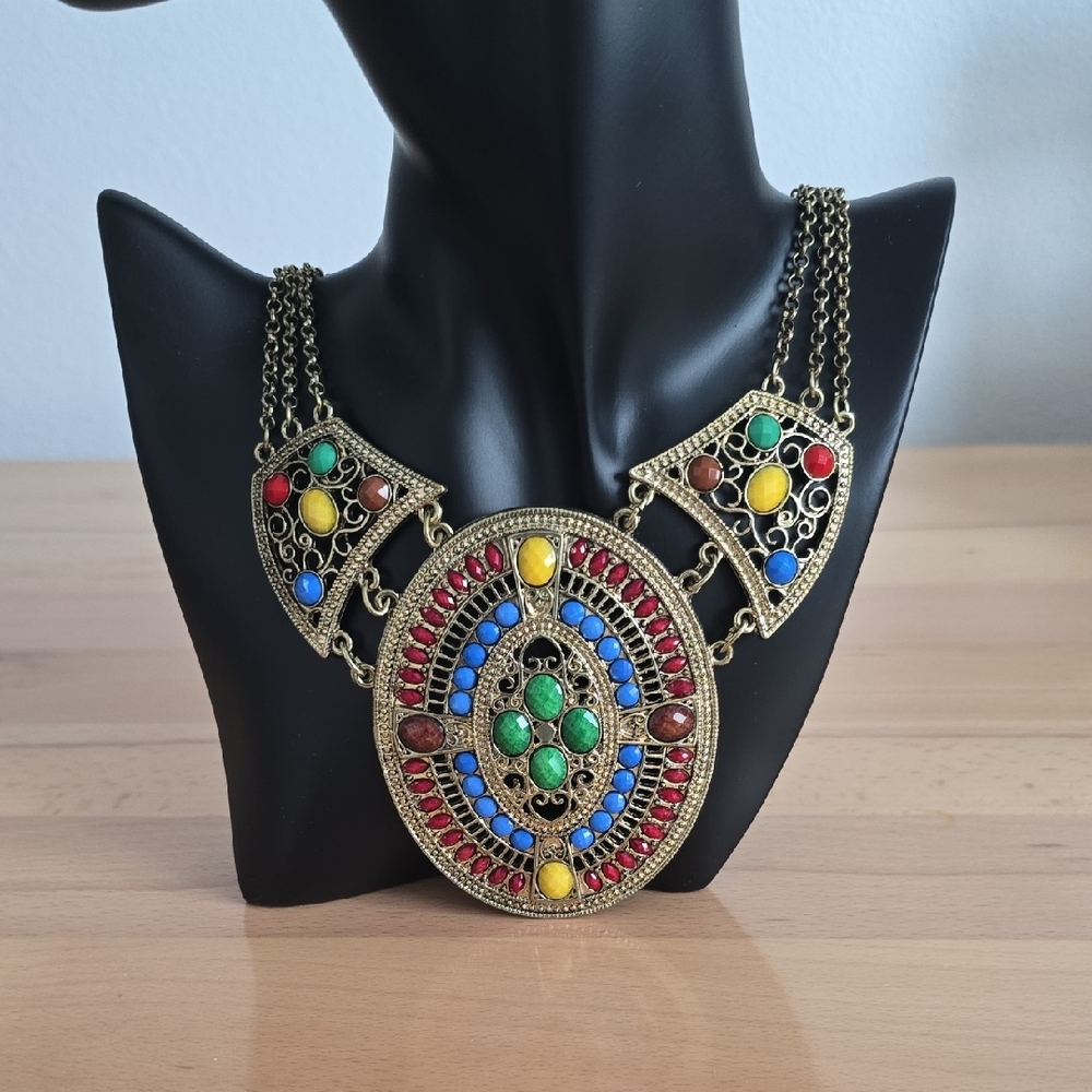 Elegant Multicolor Necklace with Gold Accents